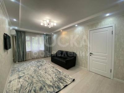 Продаю 2-комнатную квартиру, 44кв. м., этаж - 2/5, саякбая каралаева суеркулова.