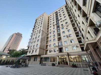 Продаю 3-комнатную квартиру, 92,7кв. м., этаж - 6/13, Орозбекова 19.