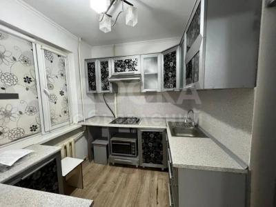 Продаю 2-комнатную квартиру, 43кв. м., этаж - 2/4, 4 мкр.