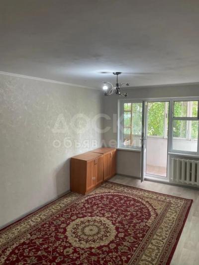 Продаю 2-комнатную квартиру, 43кв. м., этаж - 2/4, 5 мкр.