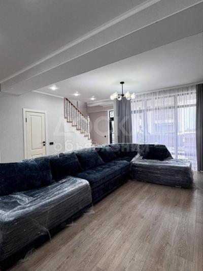 Продаю таунхаус 3-ком. 107кв. м., этаж-2, 3-сот., стена кирпич, Бостери "Карагай резорт".