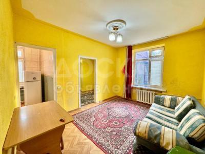 Продаю 2-комнатную квартиру, 31кв. м., этаж - 2/3, Шота Руставели /Ахунбаева .