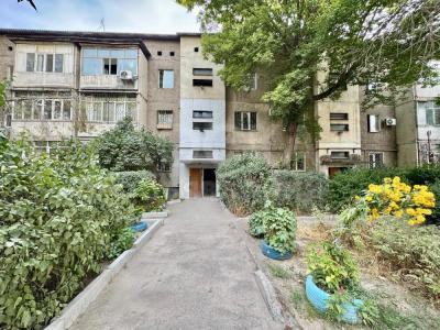 Продаю 3-комнатную квартиру, 62кв. м., этаж - 1/3, Военный городок (Кудайберген) .