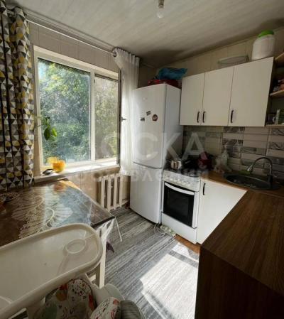 Продаю 1-комнатную квартиру, 37кв. м., этаж - 2/4, 7 мкр.