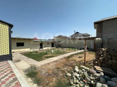 Продаю дом 6-ком. 160кв. м., этаж-2, 5-сот., стена кирпич, Ак-Ордо ЖМ.