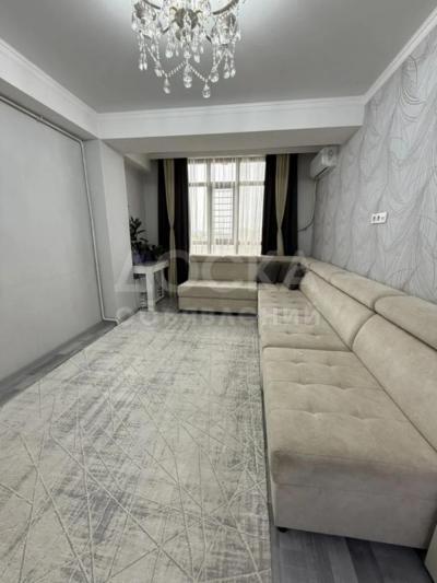 Продаю 2-комнатную квартиру, 50кв. м., этаж - 10/10, Аламедин 1.