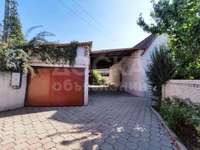 Продаю дом 4-ком. 80кв. м., этаж-2, 6-сот., стена кирпич, жм Ак Орго.