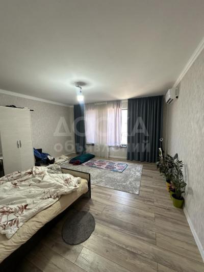 Продаю дом 5-ком. 280кв. м., этаж-2, 5-сот., стена кирпич, Алтын-Ордо (по асфальтированной улице).