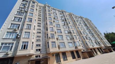 Продаю 1-комнатную квартиру, 52кв. м., этаж - 3/9, 10 мкр.