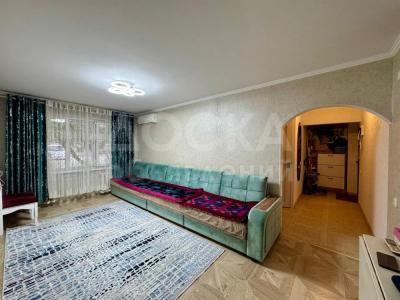 Продаю 2-комнатную квартиру, 45,2кв. м., этаж - 1/4, 4 мкр.