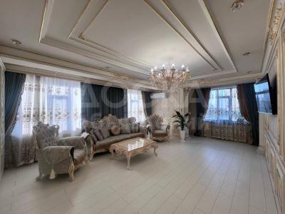 Продаю 3-комнатную квартиру, 110кв. м., этаж - 3/9, Дордой Плаза.