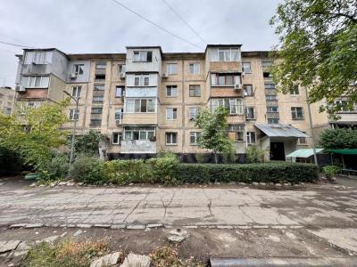 Продаю 2-комнатную квартиру, 47кв. м., этаж - 1/4, 6 мкр.