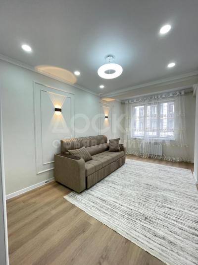 Продаю 1-комнатную квартиру, 39кв. м., этаж - 1/5, манаса васильева.