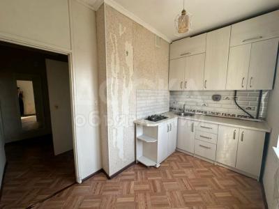 Продаю 1-комнатную квартиру, 37кв. м., этаж - 5/9, Космическая 160.