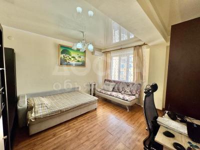 Продаю 1-комнатную квартиру, 45кв. м., этаж - 9/10, Орозбекова - Панфилова .