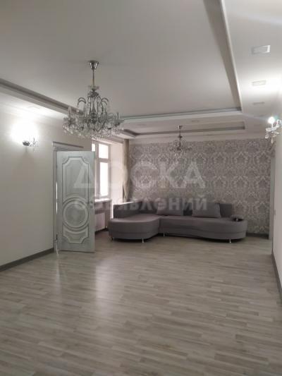 Продаю 3-комнатную квартиру, 131кв. м., этаж - 8/13, Токтогула/Панфилова.