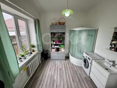 Продаю дом 5-ком. 168кв. м., этаж-2, 7-сот., стена кирпич, Маевка .