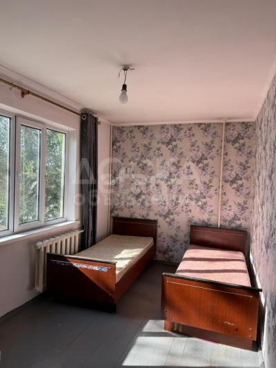 Продаю 3-комнатную квартиру, 58кв. м., этаж - 2/3, 3 микрорайон.