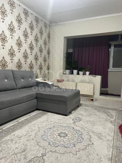 Продаю 1-комнатную квартиру, 35кв. м., этаж - 6/9, Услуги.