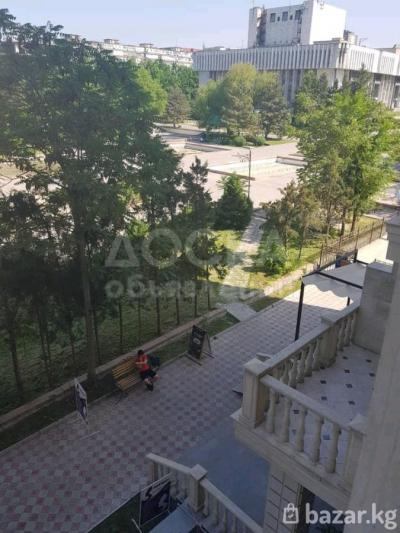 Сдаю 2-комнатную квартиру, 70кв. м., этаж - 3/8, турусбекова 109/3.