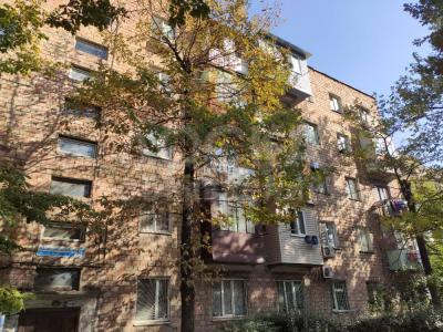 Продаю 1-комнатную квартиру, 31кв. м., этаж - 5/5, Исанова.