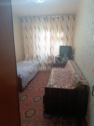 Продаю 3-комнатную квартиру, 58кв. м., этаж - 1/4, 4 мкр.