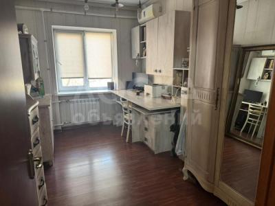 Продаю 4-комнатную квартиру, 74кв. м., этаж - 5/5, Панфилова улица, 134.