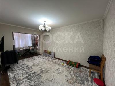 Продаю 3-комнатную квартиру, 72кв. м., этаж - 2/5, 10 мкрн .