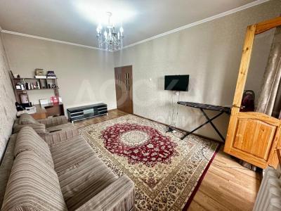 Продаю 1-комнатную квартиру, 42кв. м., этаж - 9/9, Токтогула 64 б.