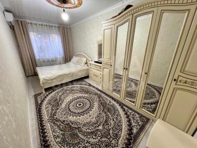 Продаю 3-комнатную квартиру, 57кв. м., этаж - 1/3, Профсоюзная .