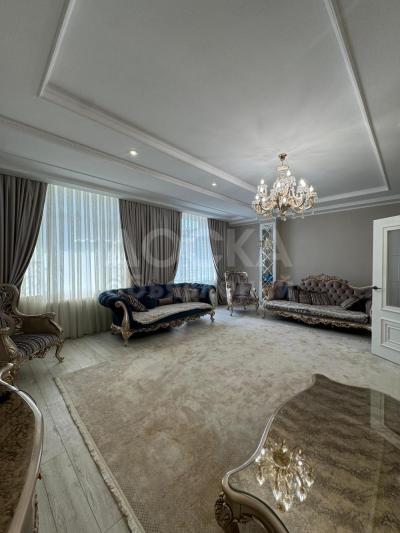 Продаю 5-комнатную квартиру, 212кв. м., этаж - 11/14, Пентхаус 7мкр ЖК "7 Небо" СК Авангард Стиль. 550000$.