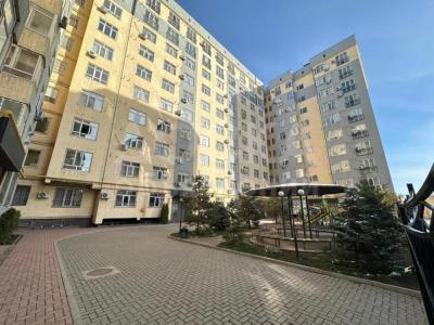 Продаю 3-комнатную квартиру, 147кв. м., этаж - 9/10, район Пишпек.