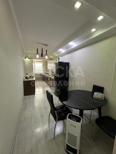 Продаю 3-комнатную квартиру, 106кв. м., этаж - 9/10, 5 мкрн, 51 дом.