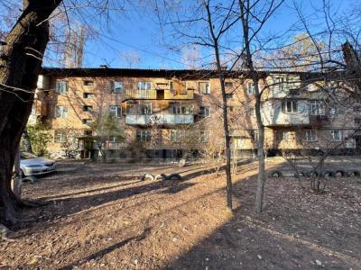 Продаю 3-комнатную квартиру, 64кв. м., этаж - 3/3, Махатмы Ганди /Баялинова.