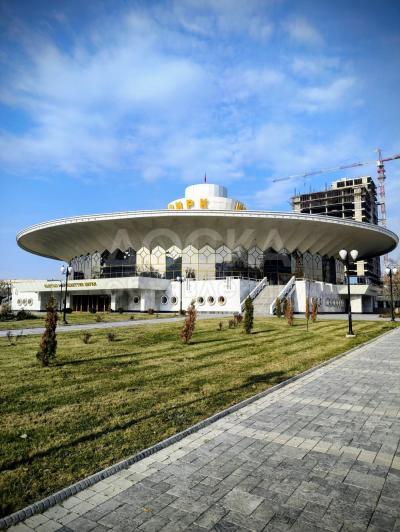 ПРОДАМ! Одно ПАРКОВОЧНОЕ место. Р-н Цирка. 9500$.
 ул Усенбаева 138А.