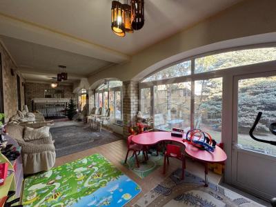 Продаю дом 7-ком. 370кв. м., этаж-2, 7.77-сот., стена кирпич, Джантошева/Пудовкина .