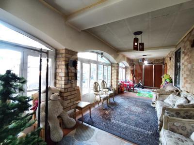 Продаю дом 7-ком. 370кв. м., этаж-2, 7,8-сот., стена кирпич, Джантошева/Ж.Пудовкина.