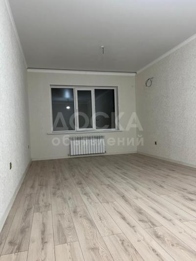 Продаю 1-комнатную квартиру, 48кв. м., этаж - 2/9, Продается 1 комнатная квартира Тоголок Молдо/Жибек Жолу  ЖК «Жибек Сити».