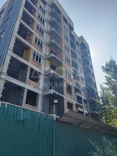 Продаю 2-комнатную квартиру, 63кв. м., этаж - 9/9, шлагбаум.