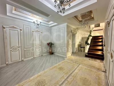 Продаю дом 5-ком. 186кв. м., этаж-2, 4-сот., стена кирпич, Биримдик кут 11.