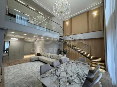 Продаю 4-комнатную квартиру, 188кв. м., этаж - 10/11, мкр Асанбай.