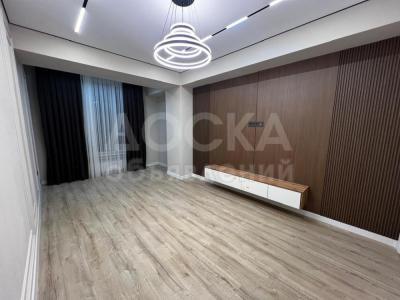 Продаю 1-комнатную квартиру, 43кв. м., этаж - 5/13, Пишпек.