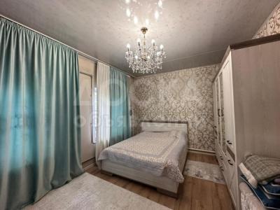 Продаю дом 4-ком. 83кв. м., этаж-1, 4,6-сот., стена саман, пишпек.