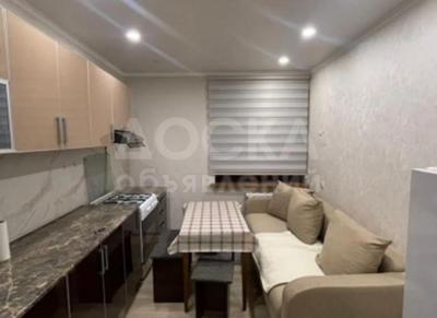 Сдаю 1-комнатную квартиру, 45кв. м., этаж - 1/7, кок жар.