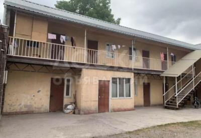 Сдаю 1-комнатную квартиру, 34кв. м., этаж - 1/2, дордой рынок.