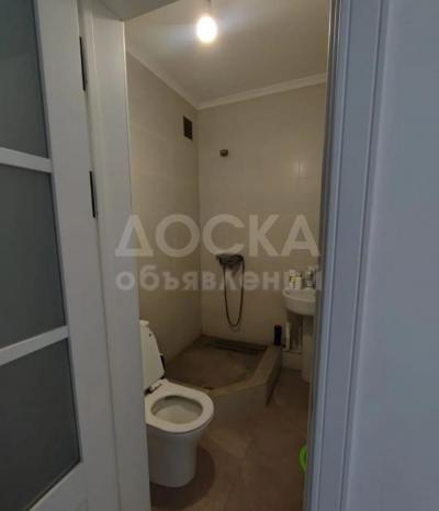 Сдаю 2-комнатную квартиру, 45кв. м., этаж - 5/5, золотой квадрат.