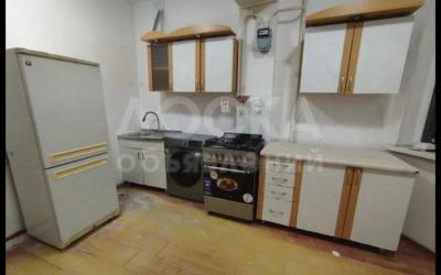 Сдаю 2-комнатную квартиру, 45кв. м., этаж - 2/4, дордой эне сай .