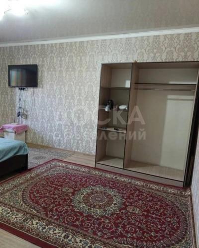 Сдаю 1-комнатную квартиру, 35кв. м., этаж - 1/9, аламединский рынок.