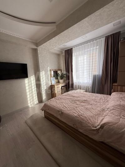 Продаю 2-комнатную квартиру, 68кв. м., этаж - 3/9, Исакеева.