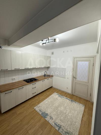 Продаю 1-комнатную квартиру, 42кв. м., этаж - 1/7, Анкара 1/35.